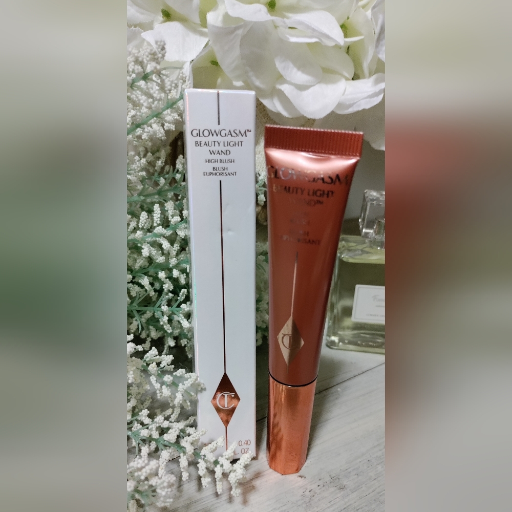NIB - Charlotte Tilbury - Glowgasm Beauty Light Wand High Blush-Pinkgasm
